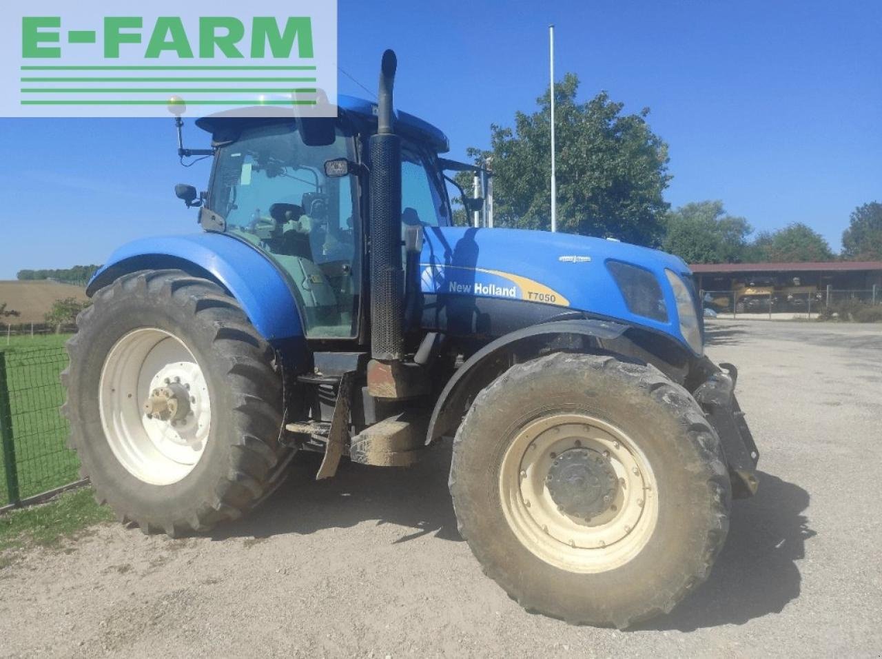 Traktor of the type New Holland t7050 ac AC, Gebrauchtmaschine in CHAUVONCOURT (Picture 3)