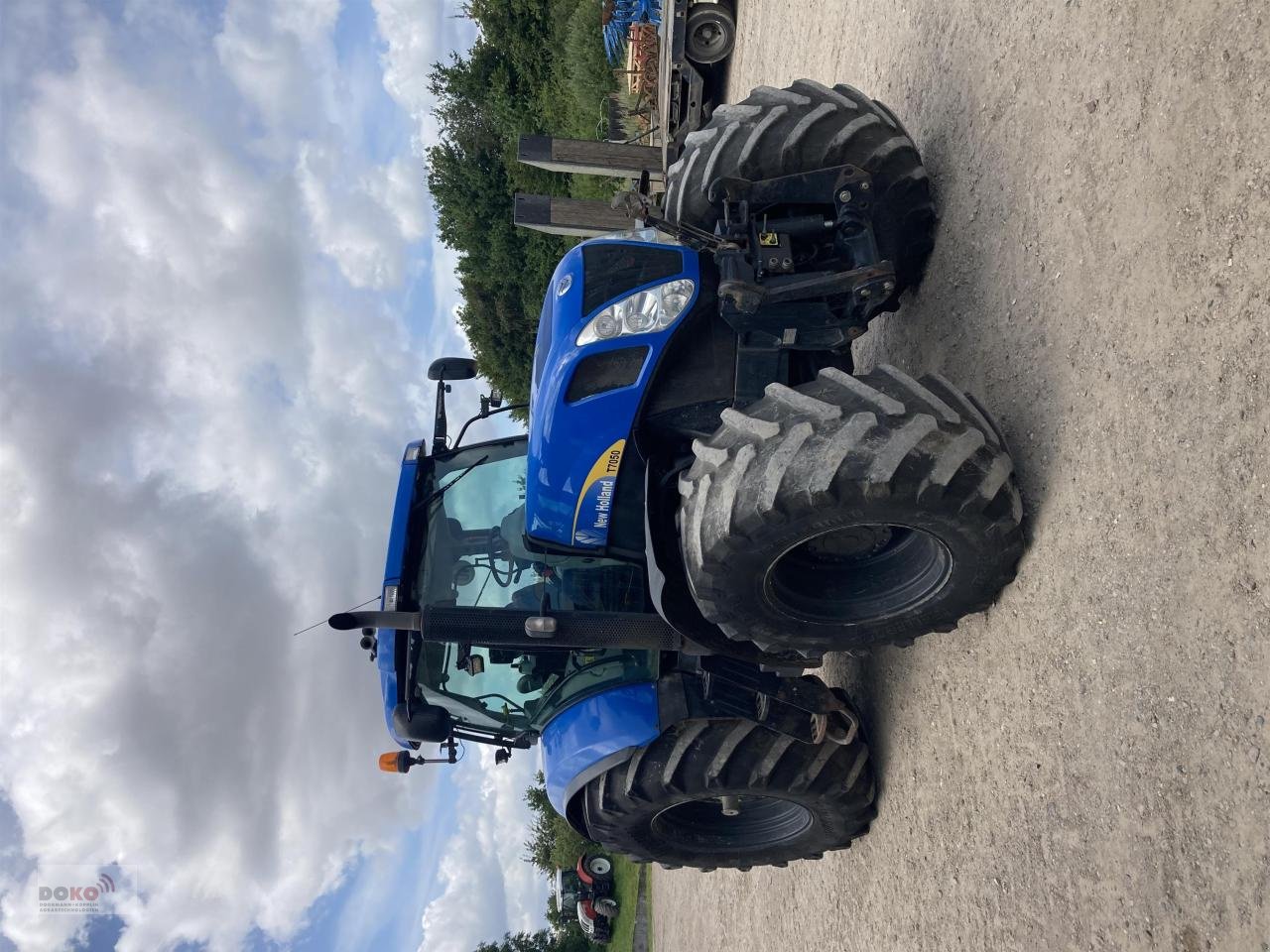 Traktor des Typs New Holland T7050 Power Command, Gebrauchtmaschine in Schoenberg (Bild 2)