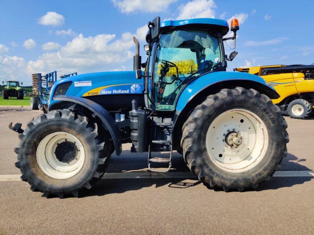 Traktor Türe ait New Holland T7050, Gebrauchtmaschine içinde VERT TOULON (resim 2)