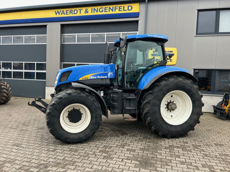 Traktor des Typs New Holland T7050PC, Gebrauchtmaschine in Sonsbeck (Bild 1)