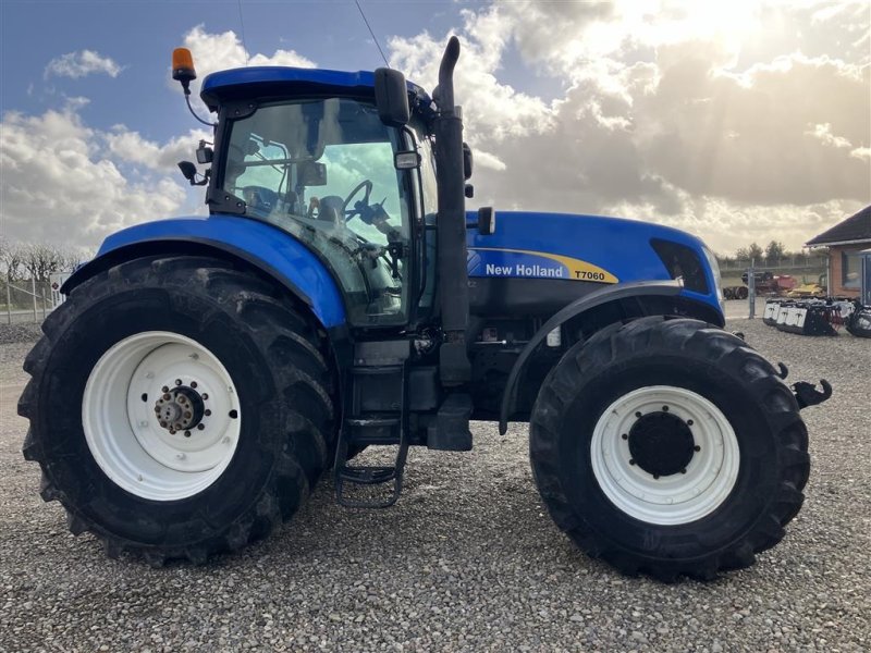 Traktor tip New Holland T7060 4stk nye dæk!, Gebrauchtmaschine in Rødekro (Poză 1)