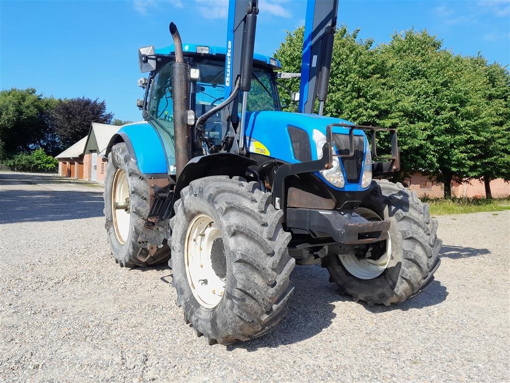 Traktor tip New Holland T7060 POWER SHIFT(pc)Nye bagdæk Ålø Q76 frontlæsser hydr udskydelig trækbom/krog, Gebrauchtmaschine in Skive (Poză 5)