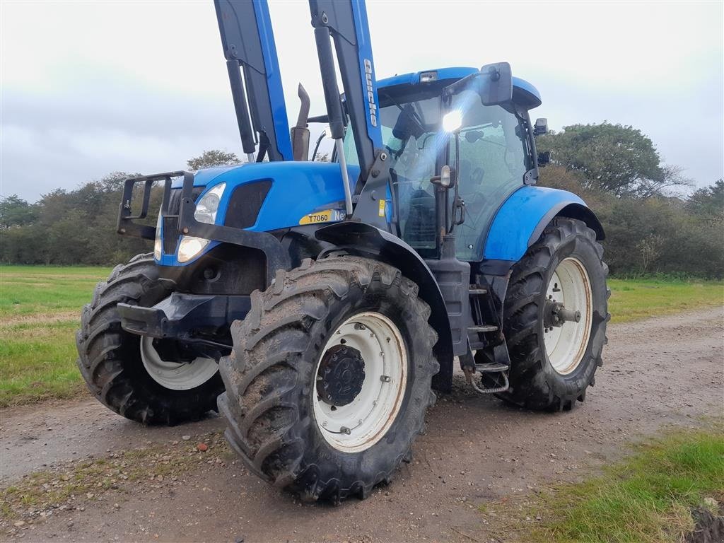 Traktor tip New Holland T7060 POWER SHIFT(pc)Nye bagdæk Ålø Q76 frontlæsser hydr udskydelig trækbom/krog, Gebrauchtmaschine in Skive (Poză 1)