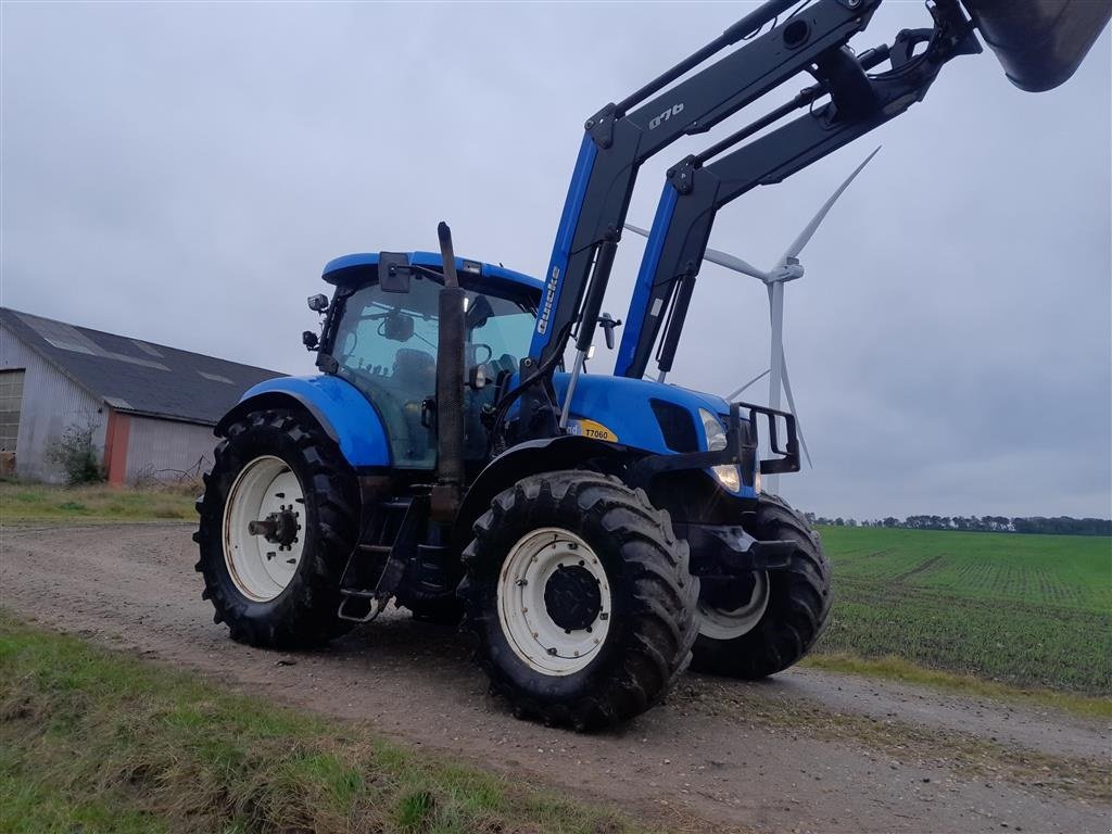 Traktor of the type New Holland T7060 POWER SHIFT(pc)Nye bagdæk Ålø Q76 frontlæsser hydr udskydelig trækbom/krog, Gebrauchtmaschine in Skive (Picture 3)