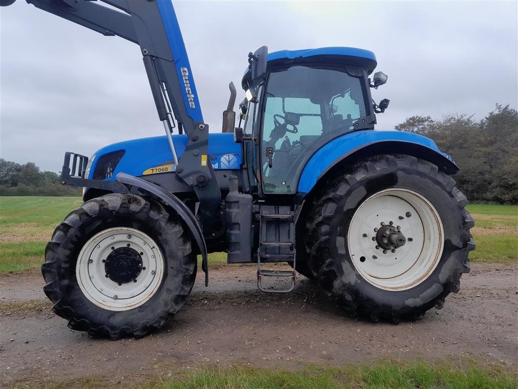 Traktor typu New Holland T7060 POWER SHIFT(pc)Nye bagdæk Ålø Q76 frontlæsser hydr udskydelig trækbom/krog, Gebrauchtmaschine w Skive (Zdjęcie 2)