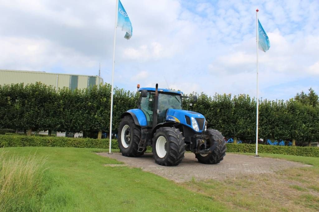 Traktor des Typs New Holland T7060, Gebrauchtmaschine in Bant (Bild 1)