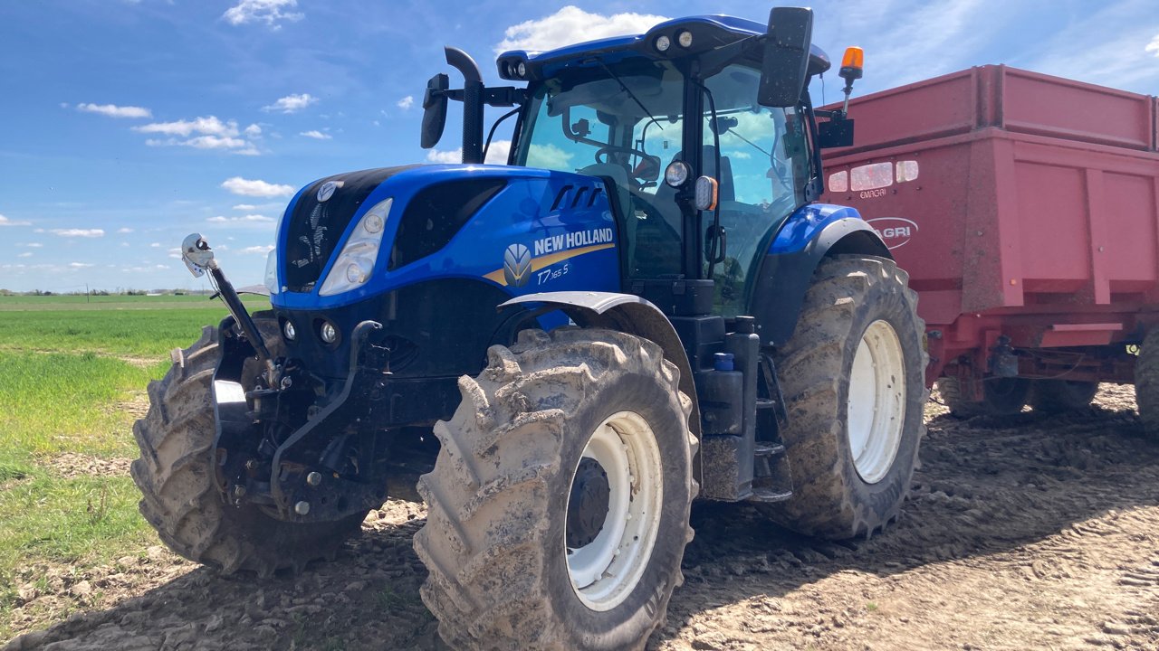 Traktor от тип New Holland T7.165 S, Gebrauchtmaschine в CORMENON (Снимка 1)