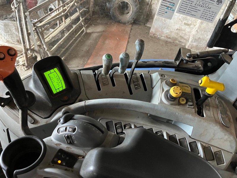 Traktor Türe ait New Holland T7.165 S, Gebrauchtmaschine içinde Ebersbach (resim 4)