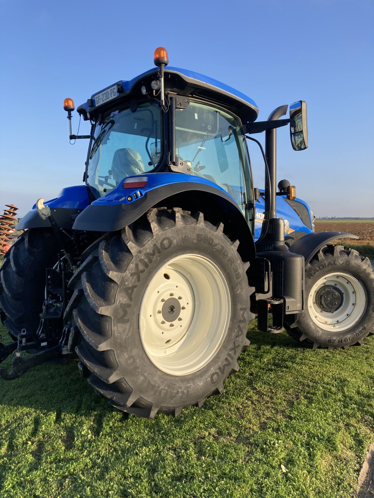 Traktor van het type New Holland T7.165S RANGE COMMAND S5, Gebrauchtmaschine in CINTHEAUX (Foto 3)