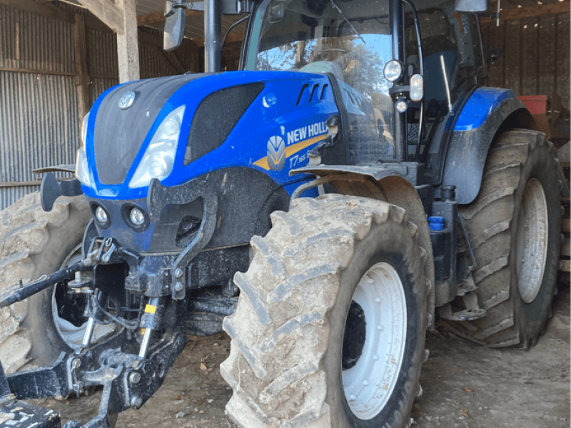 Traktor tip New Holland T7.165S RANGE COMMAND T4B, Gebrauchtmaschine in TREMEUR