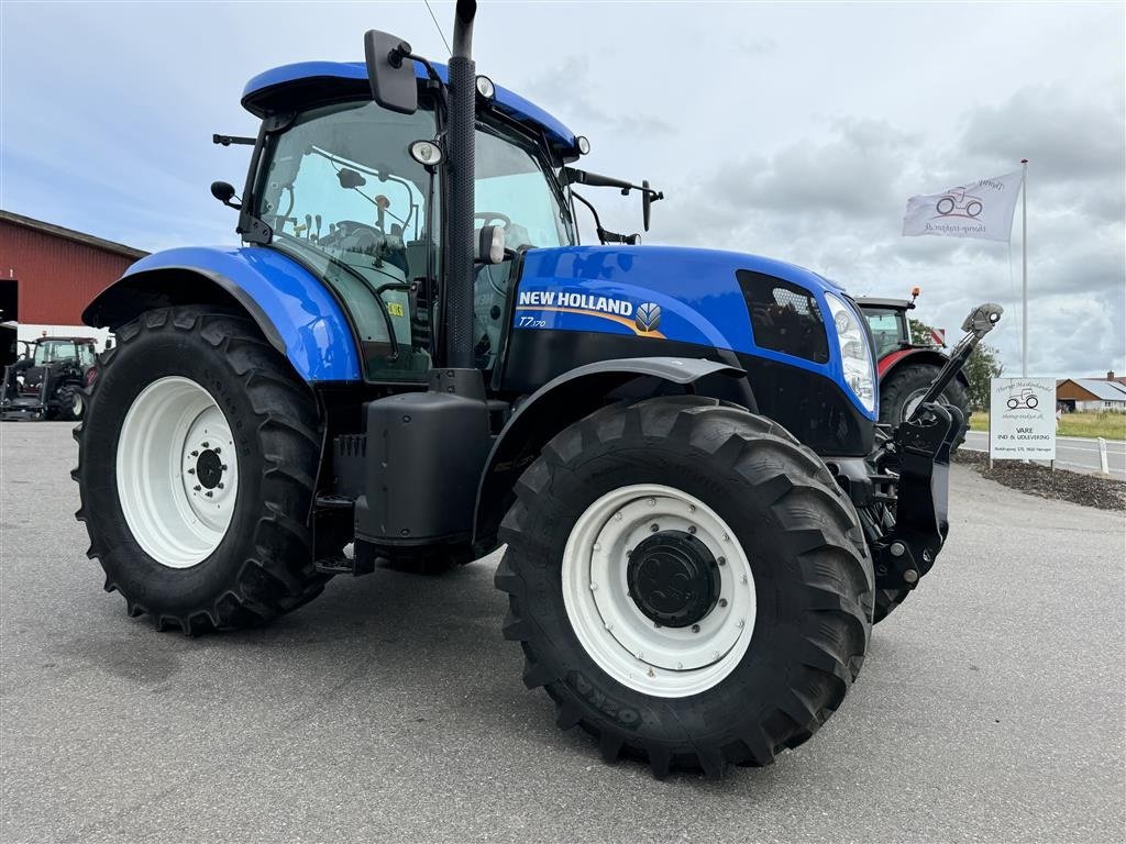 Traktor of the type New Holland T7.170 KUN 5800 TIMER OG FULD AFFJEDRING!, Gebrauchtmaschine in Nørager (Picture 8)