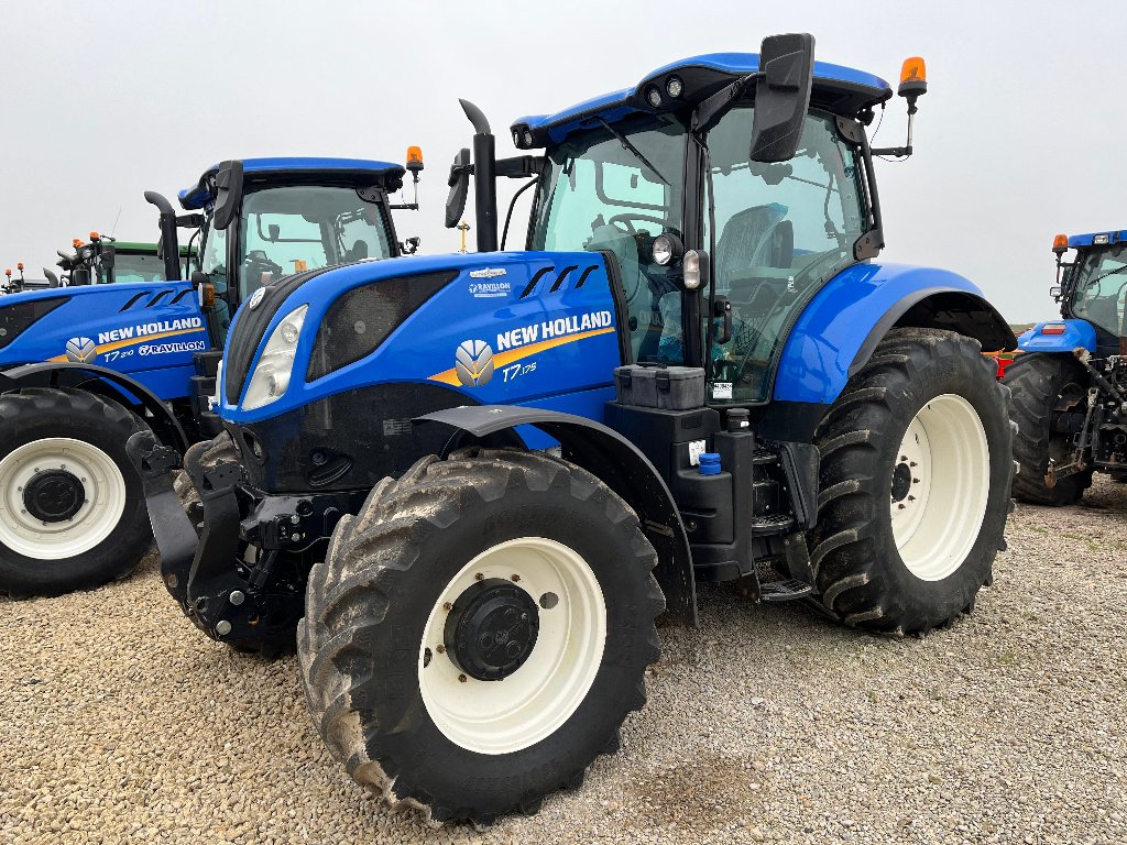 Traktor van het type New Holland T7.175 AC, Gebrauchtmaschine in VERT TOULON (Foto 1)