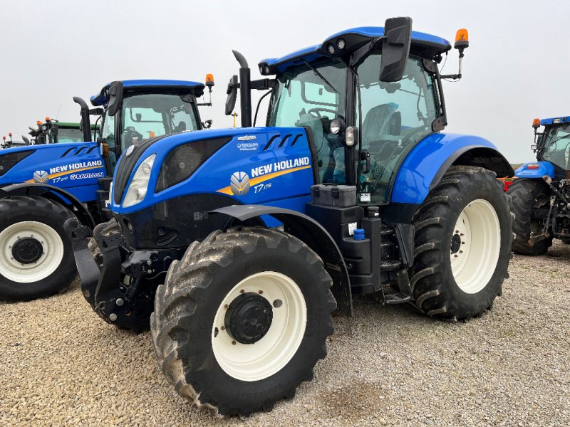 Traktor van het type New Holland T7.175 AC, Gebrauchtmaschine in VERT TOULON