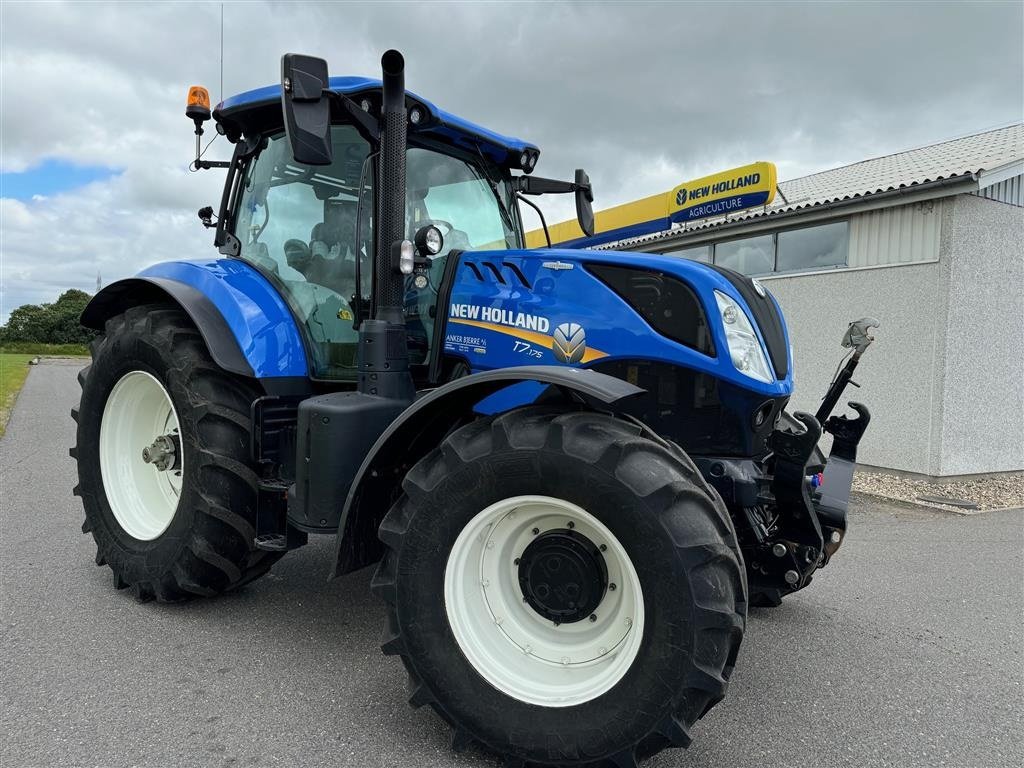 Traktor типа New Holland T7.175 Autocommand, Gebrauchtmaschine в Holstebro (Фотография 2)