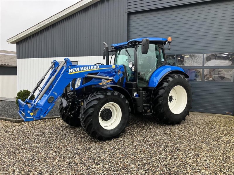 Traktor van het type New Holland T7.175 med frontlift og frontlæsser, Gebrauchtmaschine in Thorsø (Foto 1)