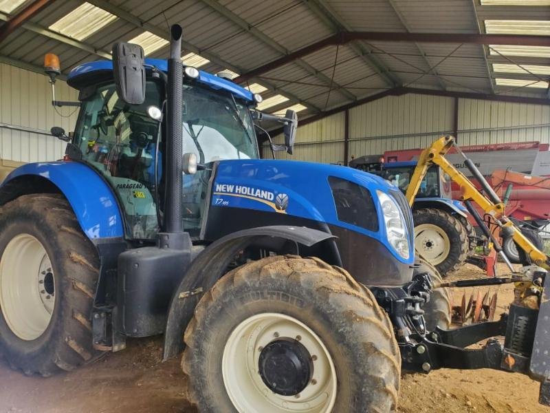 Traktor of the type New Holland T7.185 APC, Gebrauchtmaschine in BRAY en Val (Picture 1)