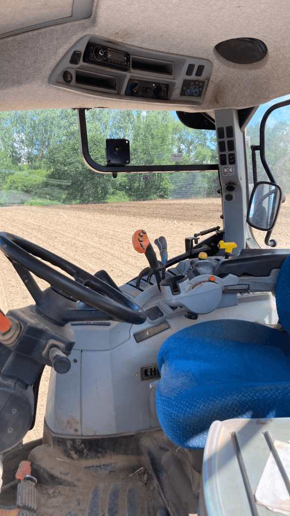 Traktor типа New Holland T7.185 POWER COMMAND, Gebrauchtmaschine в TREMEUR (Фотография 5)