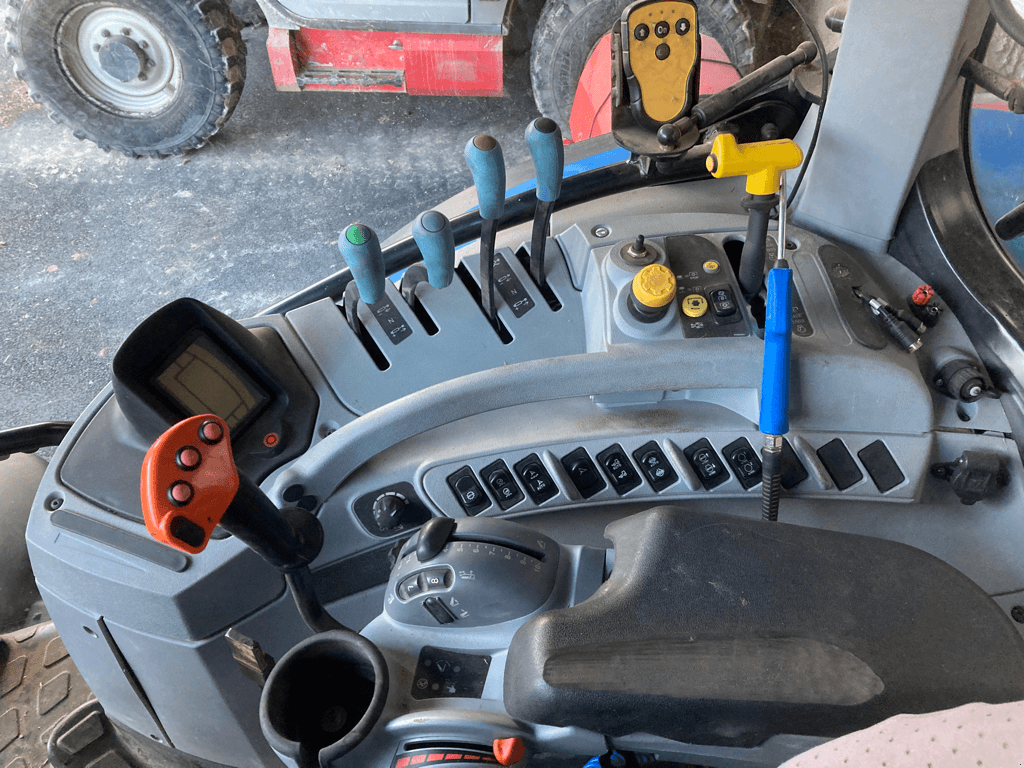 Traktor tip New Holland T7.195S PC S5, Gebrauchtmaschine in CONDE SUR VIRE (Poză 5)