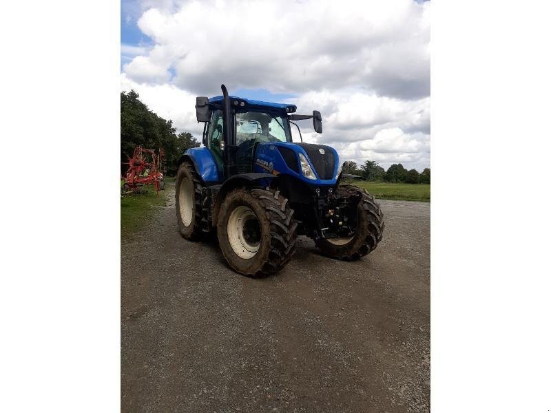 Traktor of the type New Holland T7195S, Gebrauchtmaschine in CHATEAUBRIANT CEDEX (Picture 1)