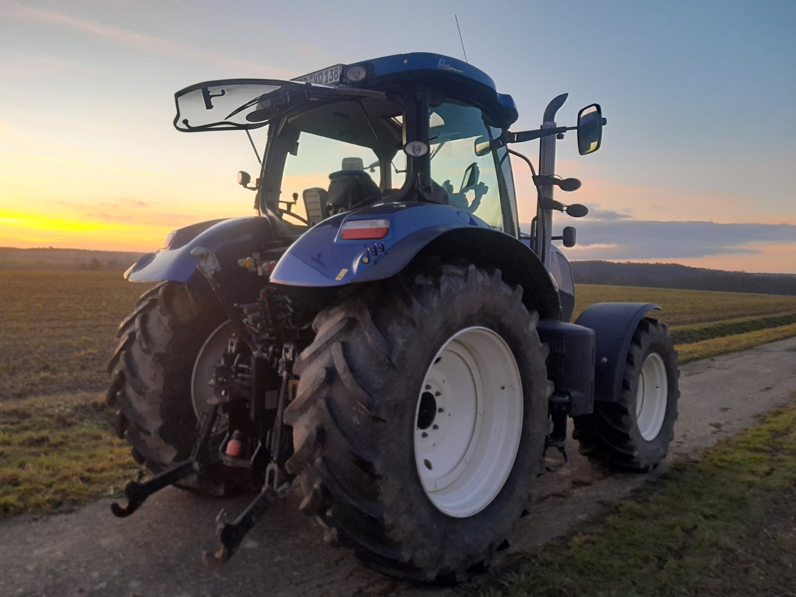 Traktor of the type New Holland T7.200 AC Blue Power, Gebrauchtmaschine in Creglingen (Picture 4)