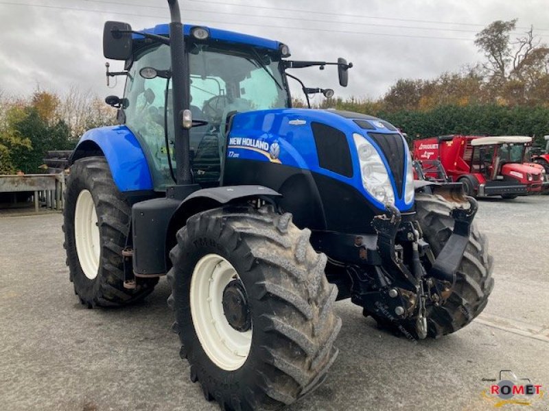 Traktor des Typs New Holland T7.200 AUTOCOMMA, Gebrauchtmaschine in Gennes sur glaize (Bild 3)