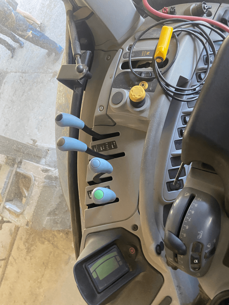 Traktor del tipo New Holland T7.200 RANGE COMMAND, Gebrauchtmaschine en CINTHEAUX (Imagen 3)