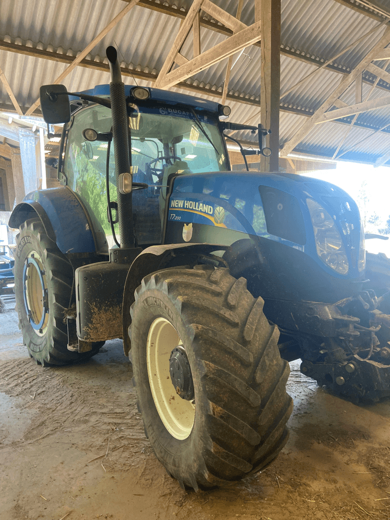 Traktor typu New Holland T7.200 RANGE COMMAND, Gebrauchtmaschine v CINTHEAUX (Obrázek 1)