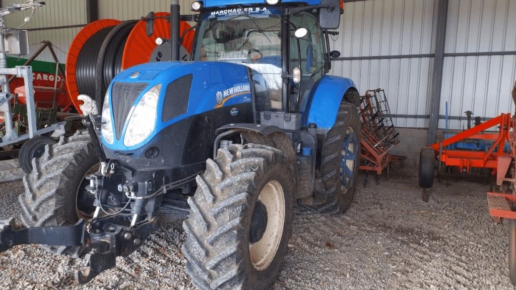 Traktor tipa New Holland T7.200 RANGE, Gebrauchtmaschine u ENNEZAT (Slika 1)