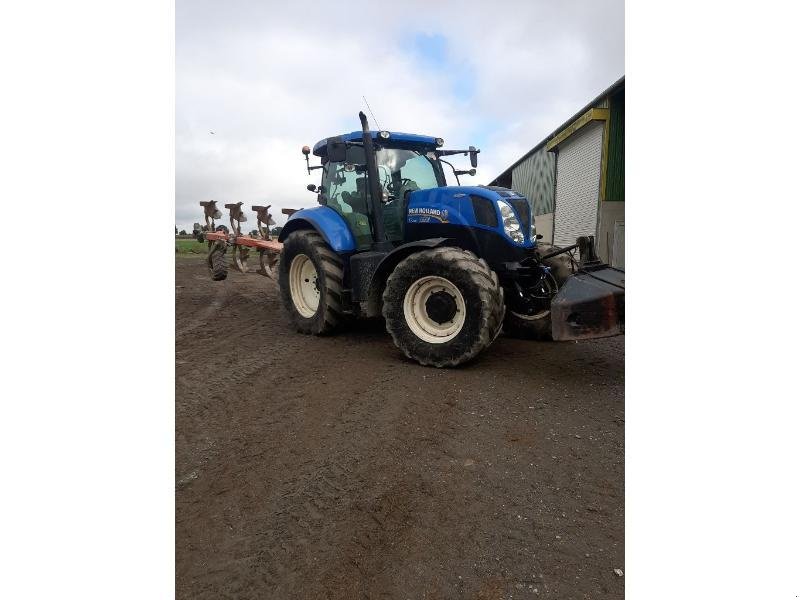 Traktor typu New Holland T7200AC, Gebrauchtmaschine w CHATEAUBRIANT CEDEX (Zdjęcie 1)