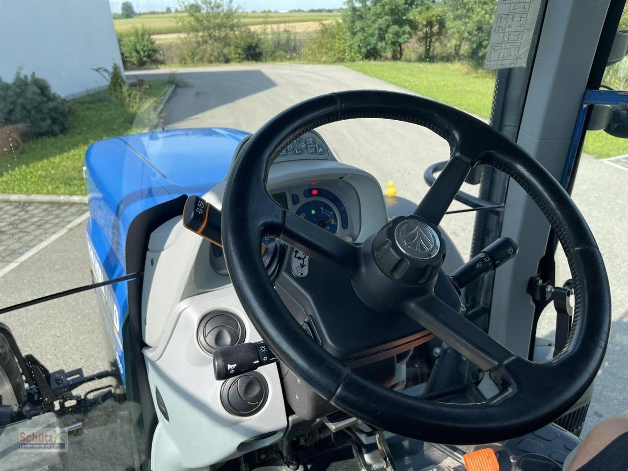 Traktor of the type New Holland T7.210 AC, GPS RTK,  225cm Spur Pflegeschlepper, Gebrauchtmaschine in Schierling (Picture 12)