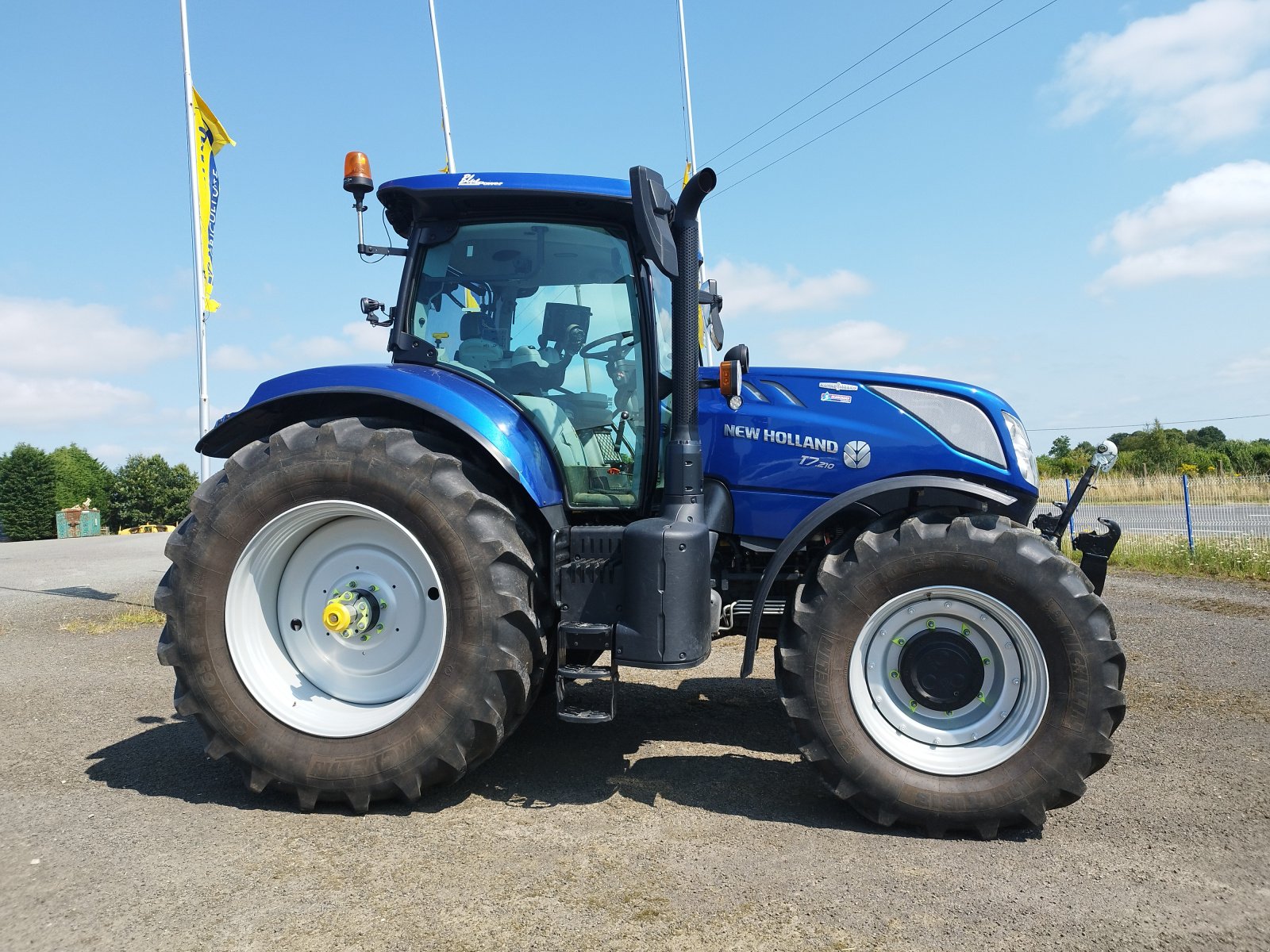 Traktor typu New Holland T7.210 AC S5, Gebrauchtmaschine v TREMEUR (Obrázek 1)