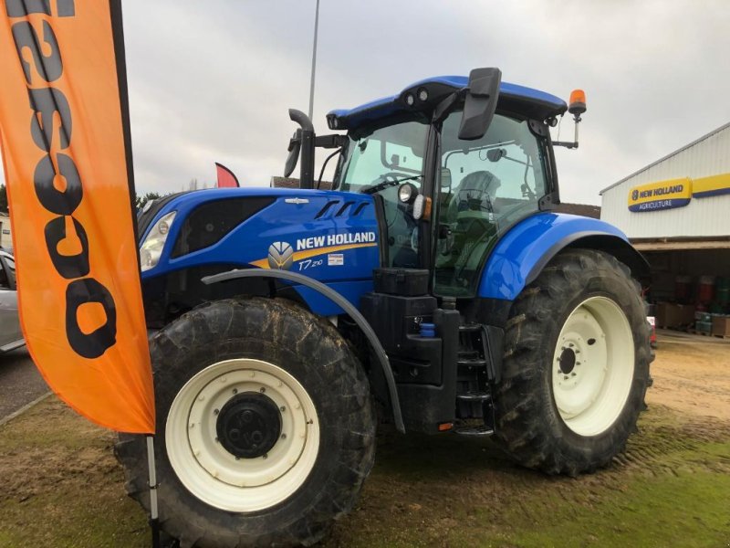 Traktor of the type New Holland T7.210 AC, Gebrauchtmaschine in MORHANGE (Picture 1)