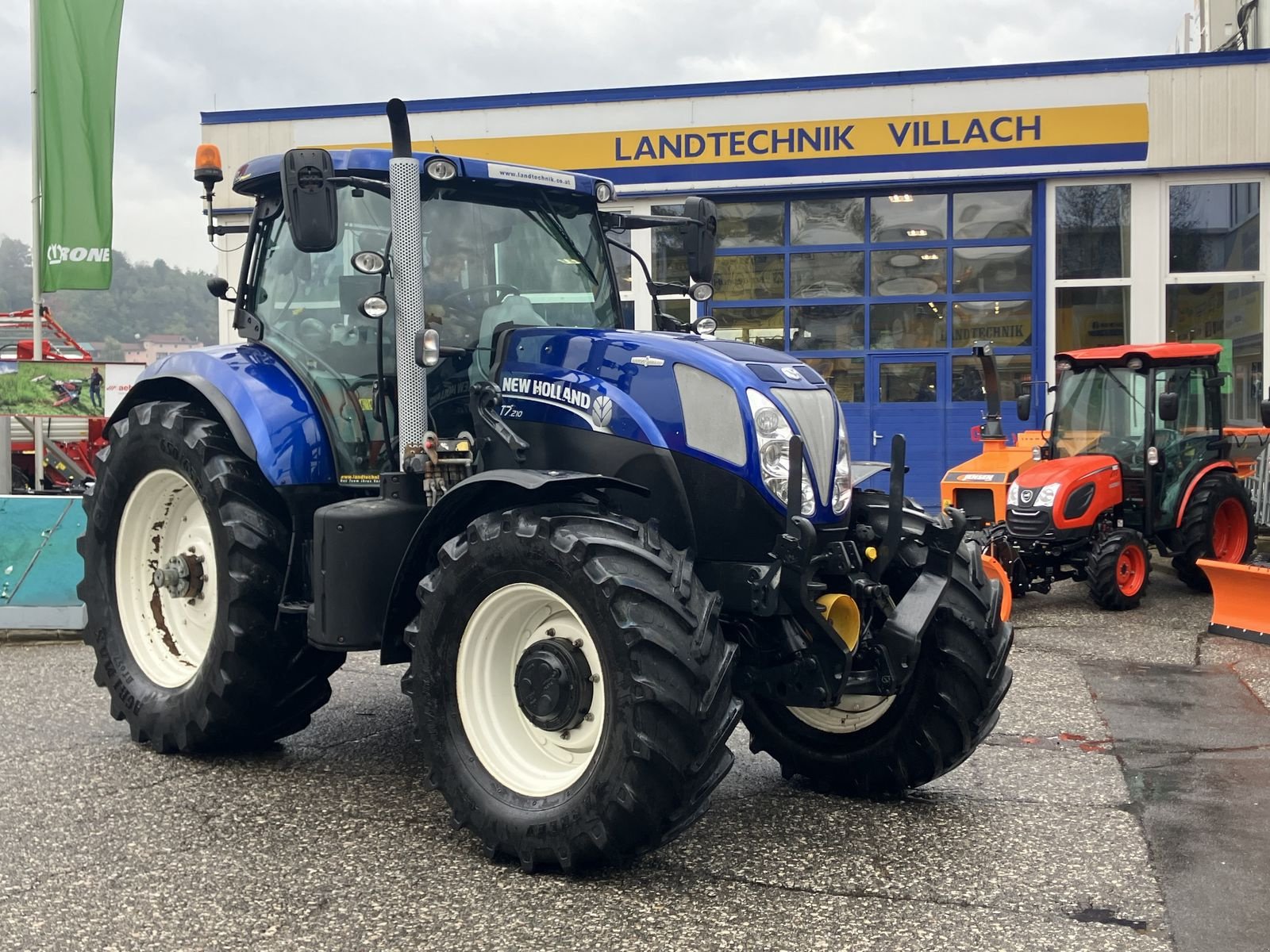 Traktor от тип New Holland T7.210 Auto Command, Gebrauchtmaschine в Villach (Снимка 2)