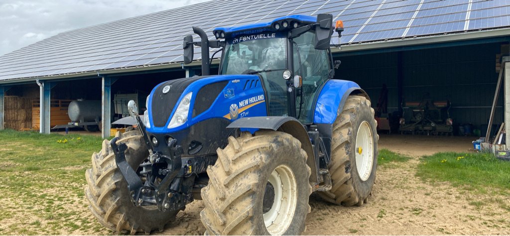 Traktor du type New Holland T7.210 AUTOCOMMAND, Gebrauchtmaschine en MONTLUCON (Photo 1)