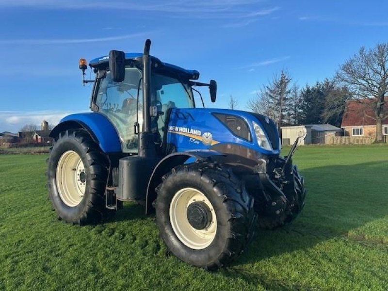 Traktor от тип New Holland T7.210 CLASSIC, Gebrauchtmaschine в Rødding (Снимка 1)