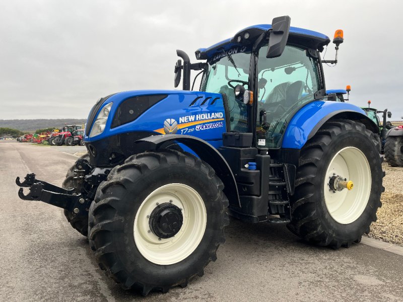 Traktor of the type New Holland T7.210 CLASSIQUE PC, Gebrauchtmaschine in VERT TOULON (Picture 1)