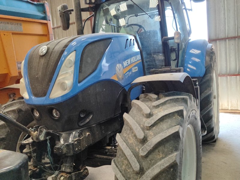 Traktor del tipo New Holland T7.210 PC CLASSIC, Gebrauchtmaschine In Roches-sur-Marne (Immagine 1)