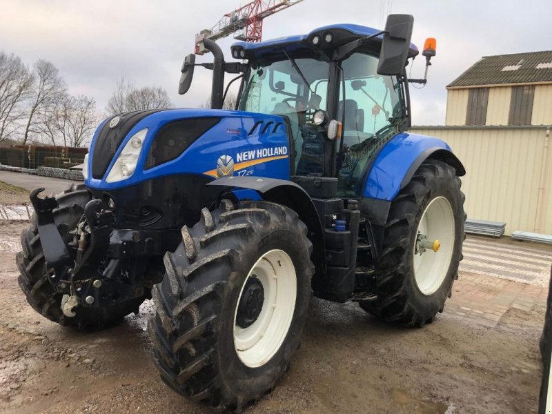 Traktor of the type New Holland T7.210 PC Classique, Gebrauchtmaschine in MORHANGE (Picture 1)