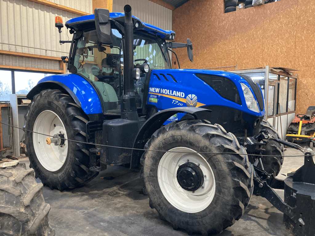 Traktor Türe ait New Holland T7.210 PC SWII STAGE V, Gebrauchtmaschine içinde CONDE SUR VIRE (resim 4)