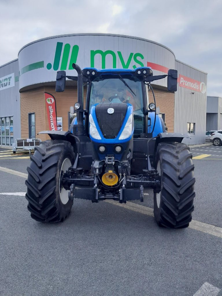 Traktor of the type New Holland T7.210 PC, Gebrauchtmaschine in STE GEMME LA PLAINE (Picture 8)