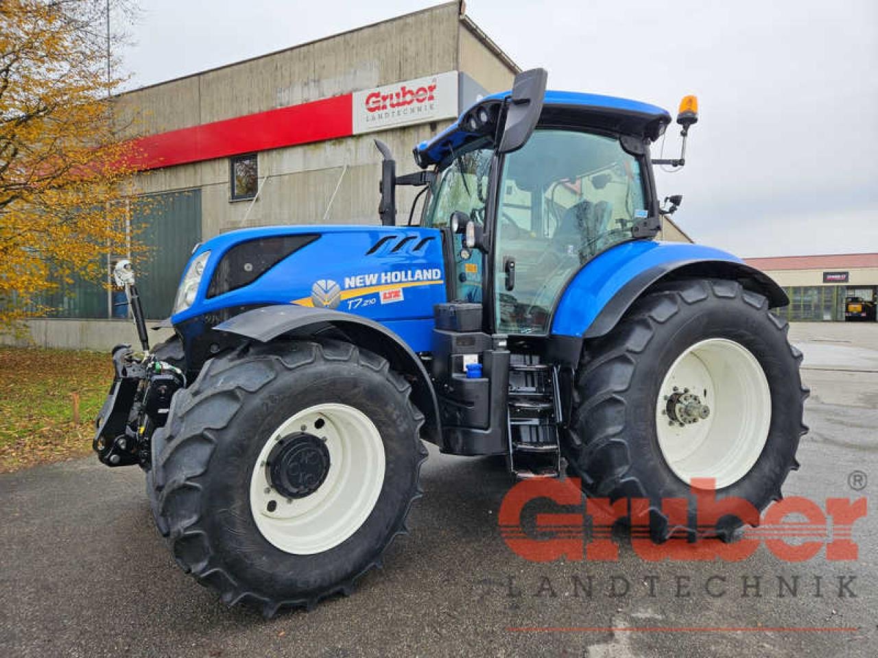 Traktor des Typs New Holland T7.210 SWII MY18, Gebrauchtmaschine in Ampfing (Bild 1)