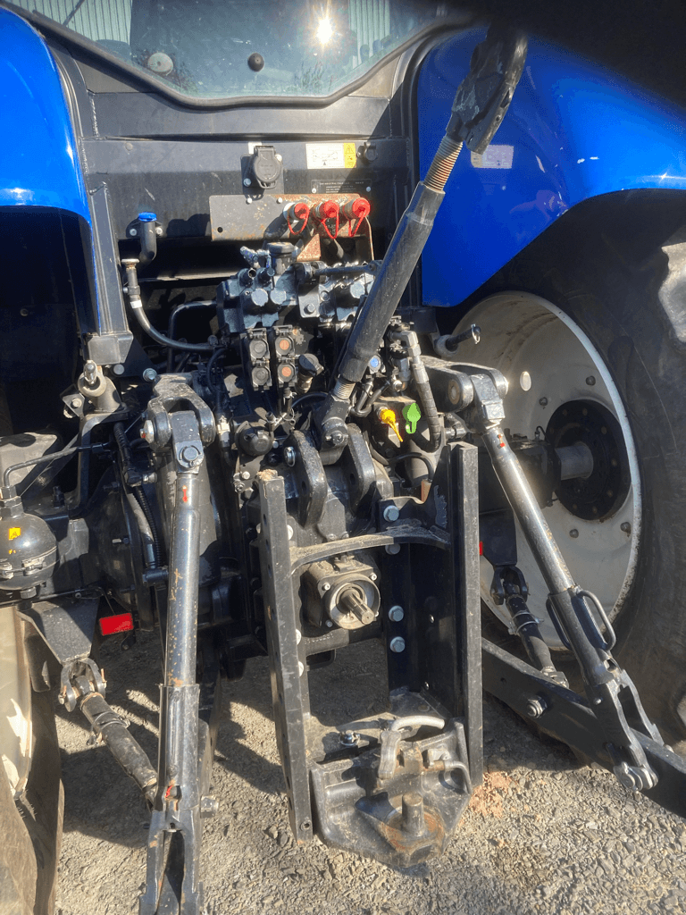 Traktor del tipo New Holland T7.215S PC S5, Gebrauchtmaschine en CINTHEAUX (Imagen 2)