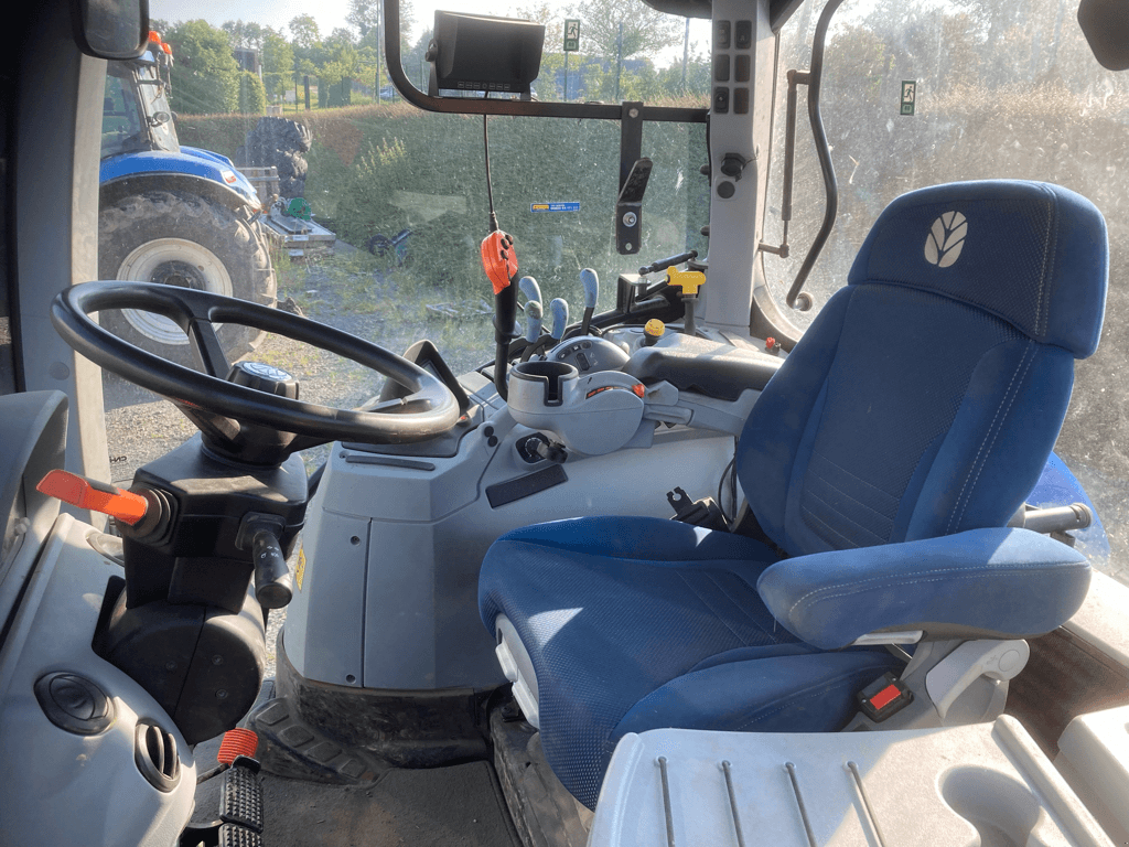 Traktor του τύπου New Holland T7.215S PC S5, Gebrauchtmaschine σε CONDE SUR VIRE (Φωτογραφία 4)