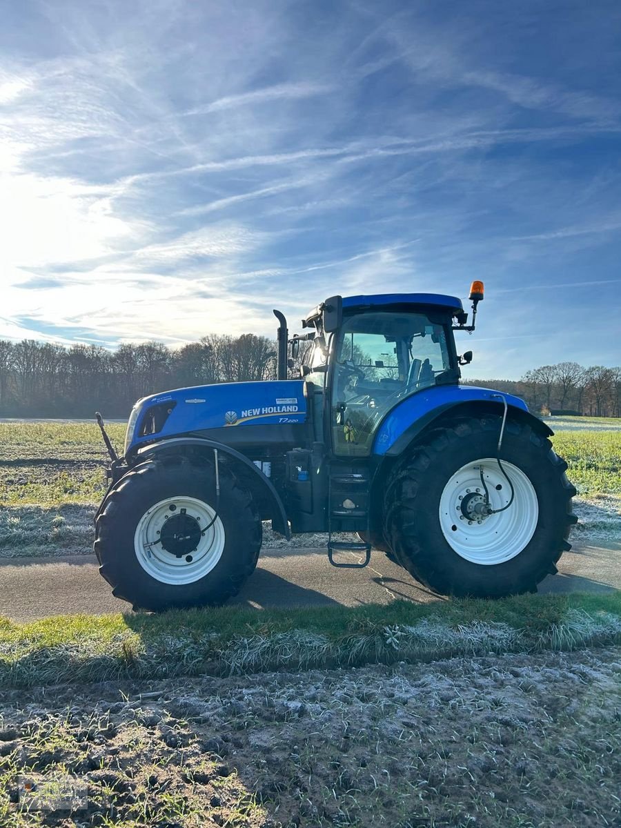 Traktor of the type New Holland T7.220 AC mit Trimble Lenksystem RTK, Gebrauchtmaschine in Altenberge (Picture 1)