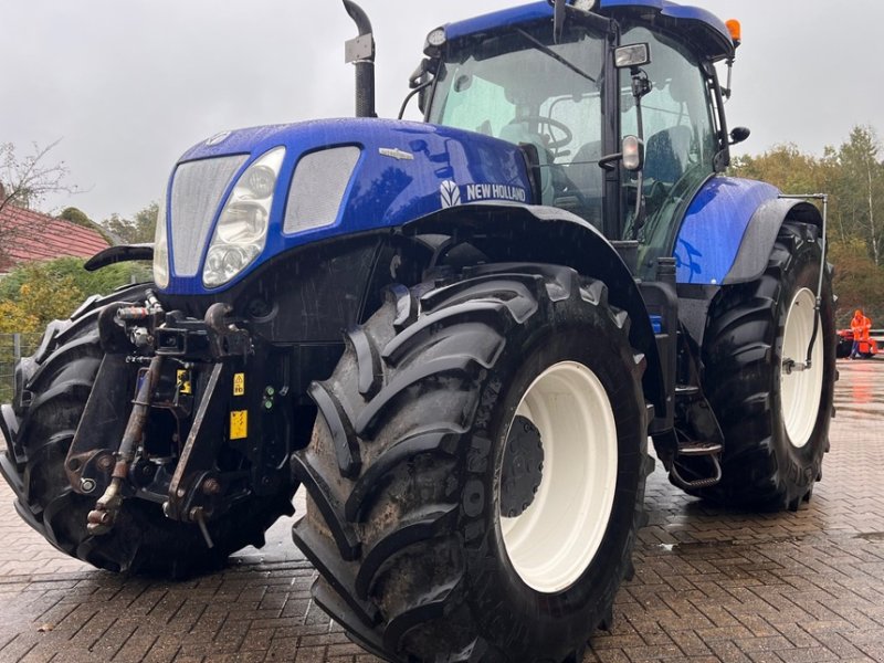 Traktor of the type New Holland T7.220 AC Traktor  *FKH & FZW+ Reifendruckregelanlage**, Gebrauchtmaschine in Bramsche