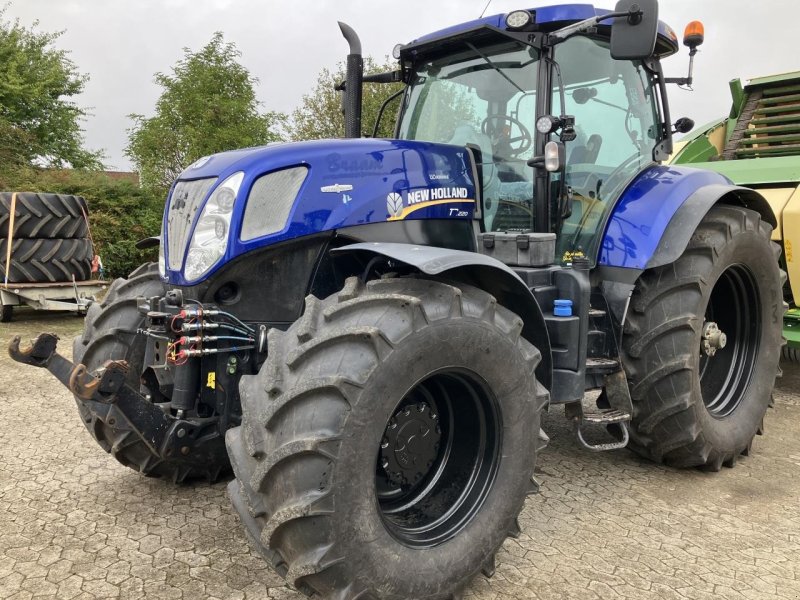 Traktor des Typs New Holland T7.220 AC, Gebrauchtmaschine in Middelfart