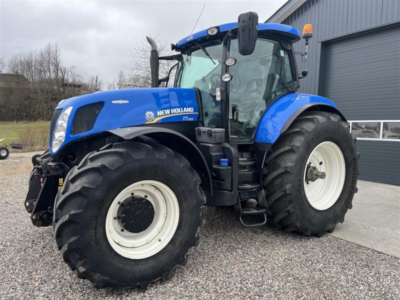 Traktor of the type New Holland T7.220 Auto Command GPS klar, Gebrauchtmaschine in Vejle (Picture 1)