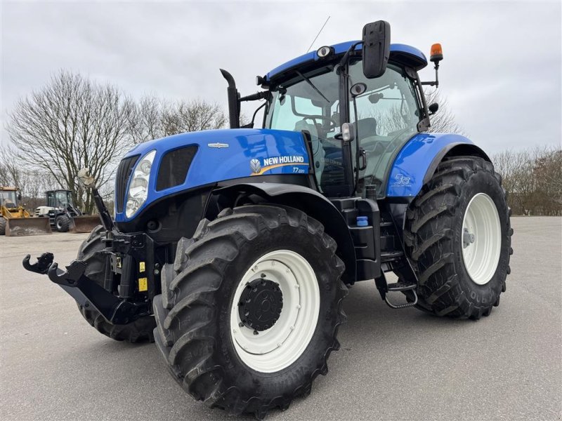 Traktor van het type New Holland T7.220 Auto Command, Gebrauchtmaschine in Nørager (Foto 1)