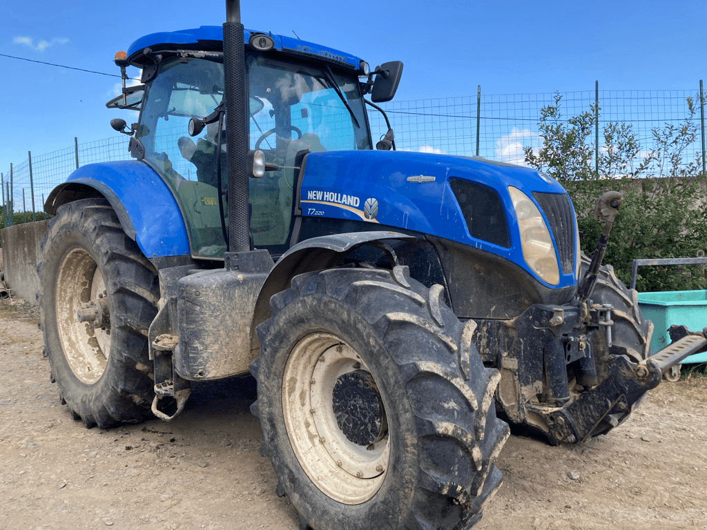 Traktor Türe ait New Holland T7.220 AUTOCOMMAND, Gebrauchtmaschine içinde TREMEUR (resim 1)