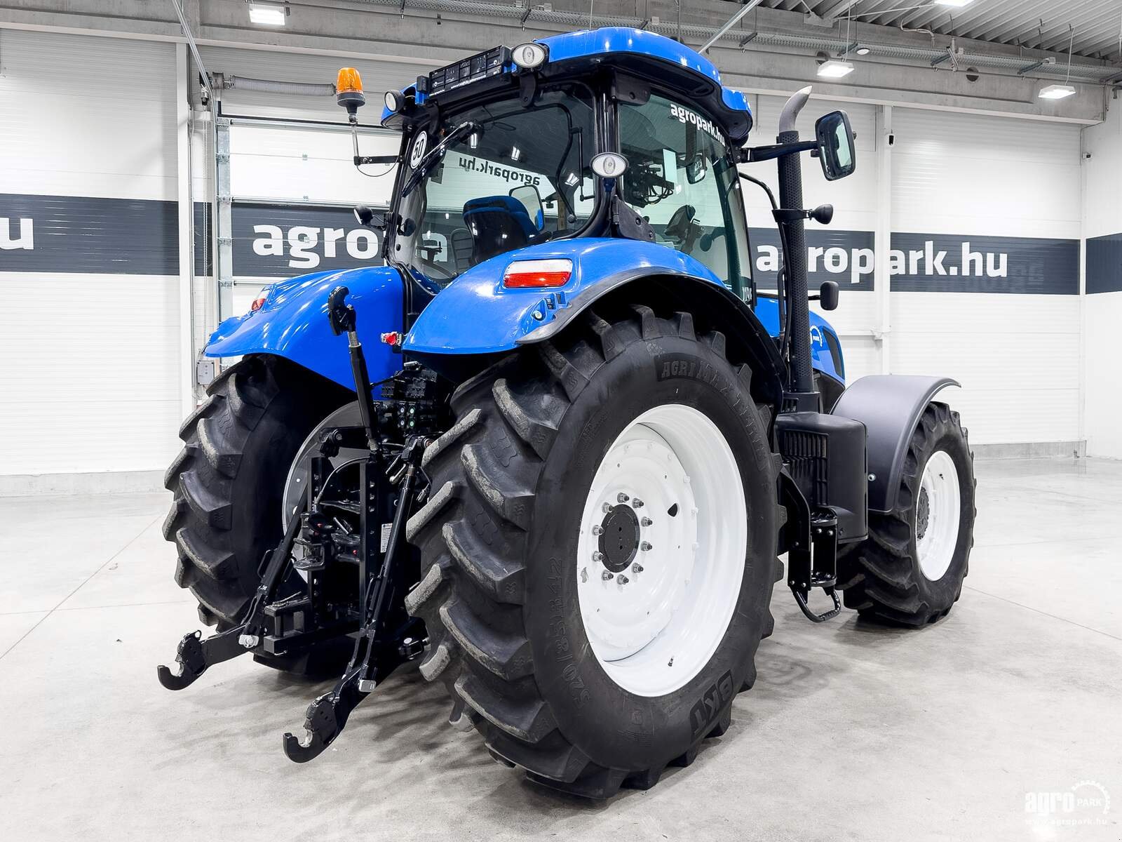 Traktor Türe ait New Holland T7.220, Gebrauchtmaschine içinde Csengele (resim 4)